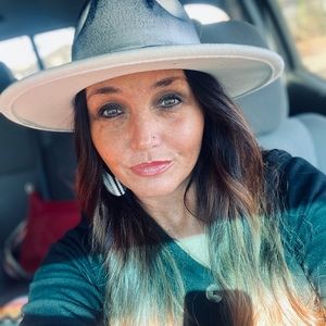 Meet your Posher, Valerie